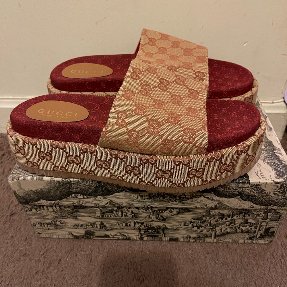 GUCCI Women’s Angelina GG Supreme Platform Slide Sandals